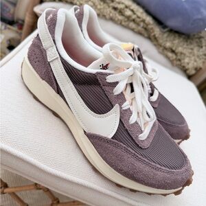 Nike Waffle Debut Vintage shoes in Plum Eclipse
